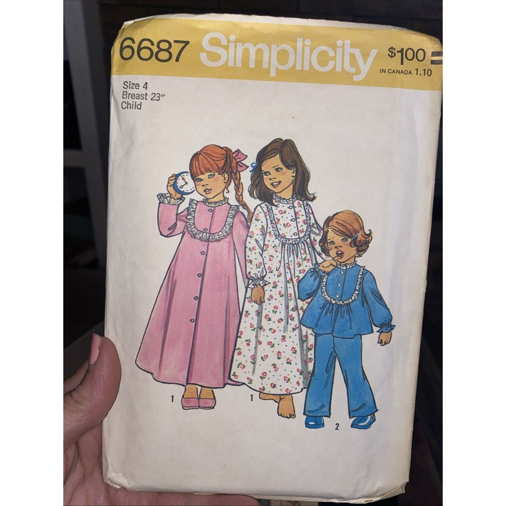 Simplicity 6687 Girls Pajamas Robe Nightgown Sewing Pattern Size 4 Cut VTG 1975